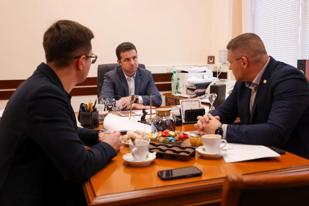  Дмитрий Бархатов провёл рабочую встречу с Владимиром Промысловым, заместителем префекта Юго-Западного административного округа города Москвы
