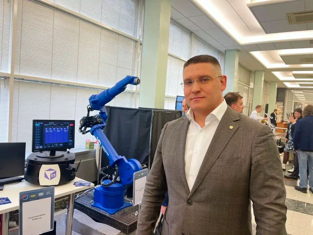 Бархатов Дмитрий Анатольевич на выставке робототехники в Государственной Думе РФ Бархатов Дмитрий Анатольевич на выставке робототехники в Государственной Думе РФ