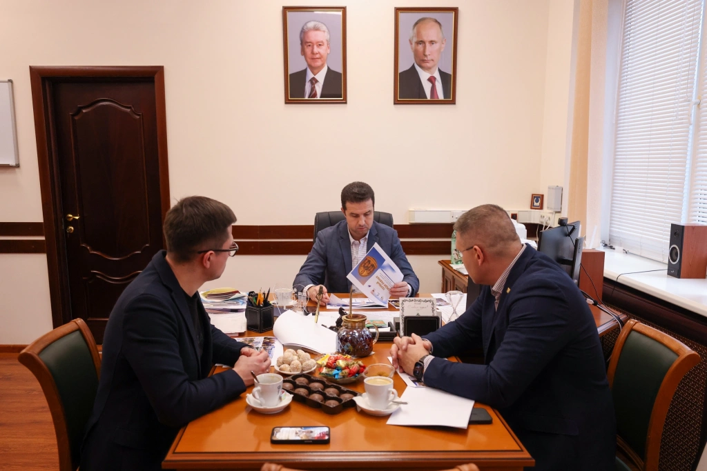  Дмитрий Бархатов провёл рабочую встречу с Владимиром Промысловым, заместителем префекта Юго-Западного административного округа города Москвы