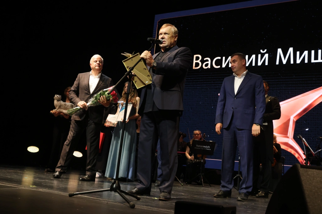 Василий Мищенко, заслуженный артист России Василий Мищенко, заслуженный артист России