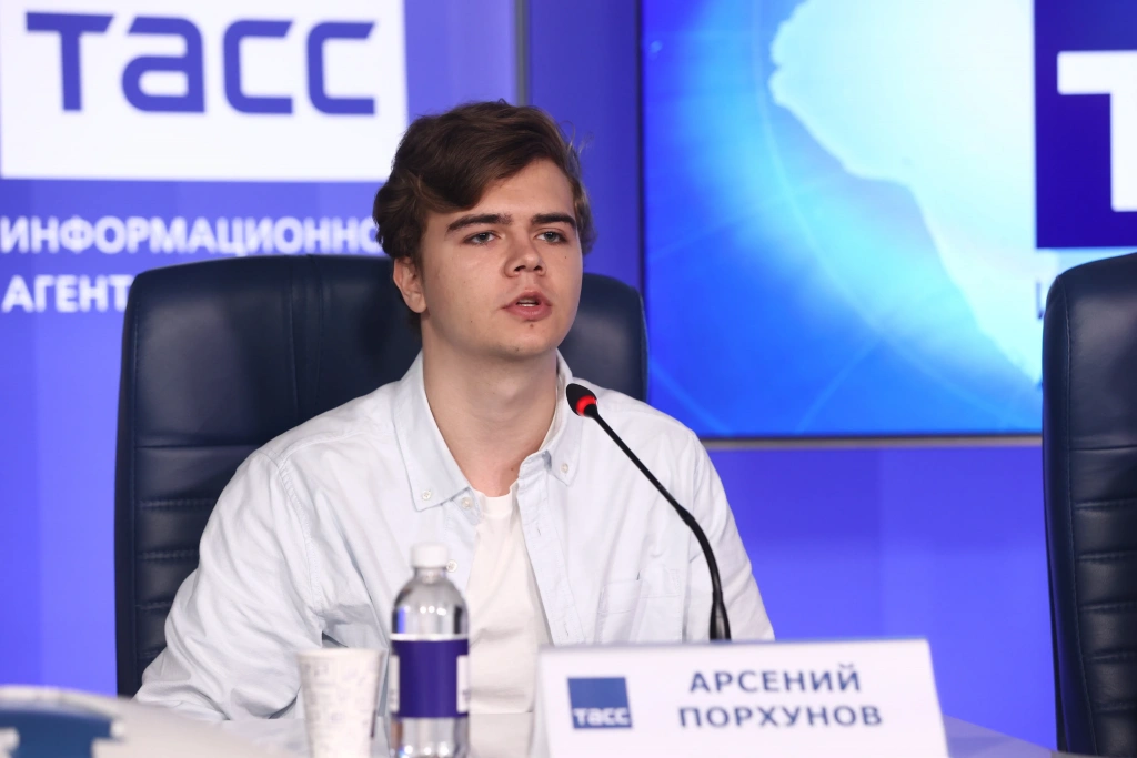 Капитан команды VDNh, победившей в академическом зачёте Кубка CTF России 2025 года, Арсений Порхунов Капитан команды VDNh, победившей в академическом зачёте Кубка CTF России 2025 года, Арсений Порхунов