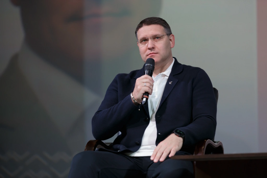 Председатель Координационного совета ВОД «Наставники России» Дмитрий Бархатов Председатель Координационного совета ВОД «Наставники России» Дмитрий Бархатов