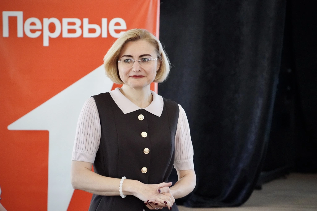 Юлия Юрьевна Дюбкина — директор МБОУ СОШ №6 г. Реутов. Юлия Юрьевна Дюбкина — директор МБОУ СОШ №6 г. Реутов.