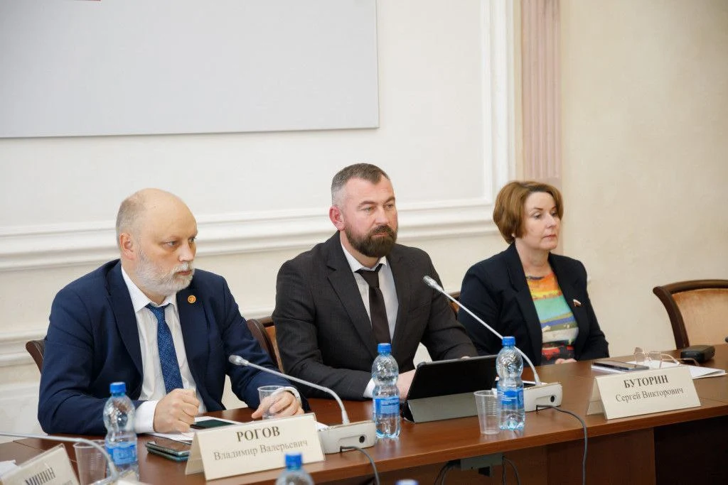 Заседание Общественной палаты РФ, в ходе которого был запущен проект «Патриотические парки России» Заседание Общественной палаты РФ, в ходе которого был запущен проект «Патриотические парки России»