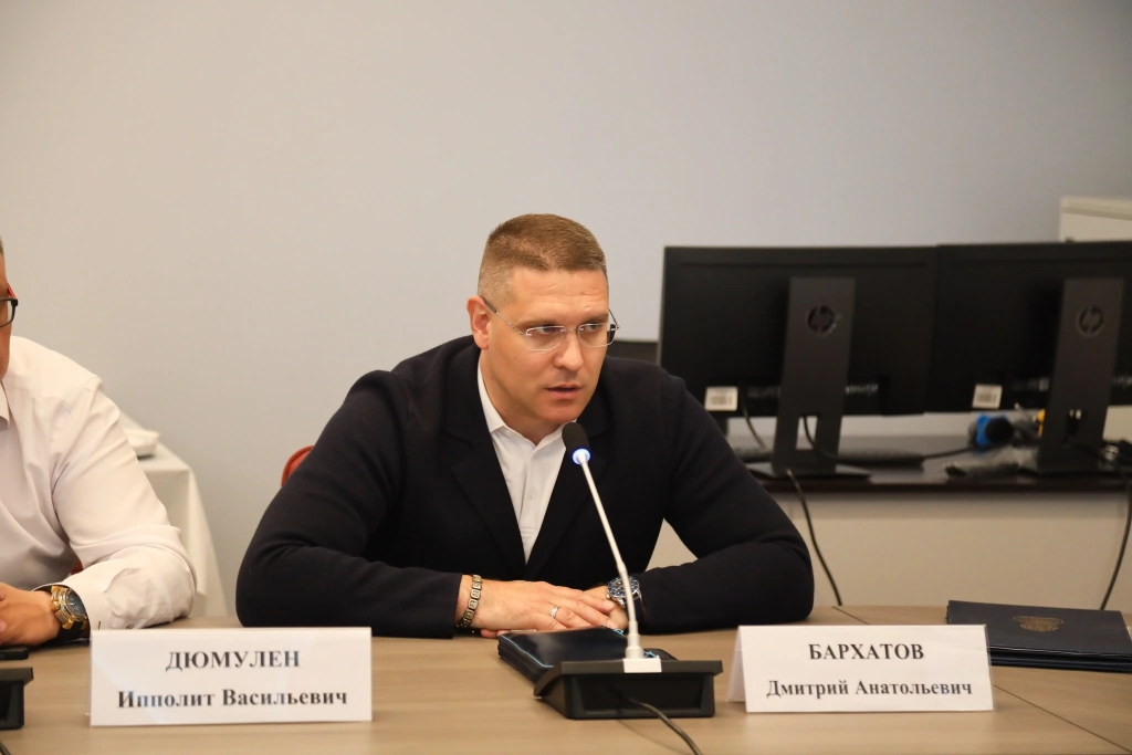 Председатель координационного совета Всероссийского общественного движения наставников детей и молодежи «Наставники России» Дмитрий Бархатов.